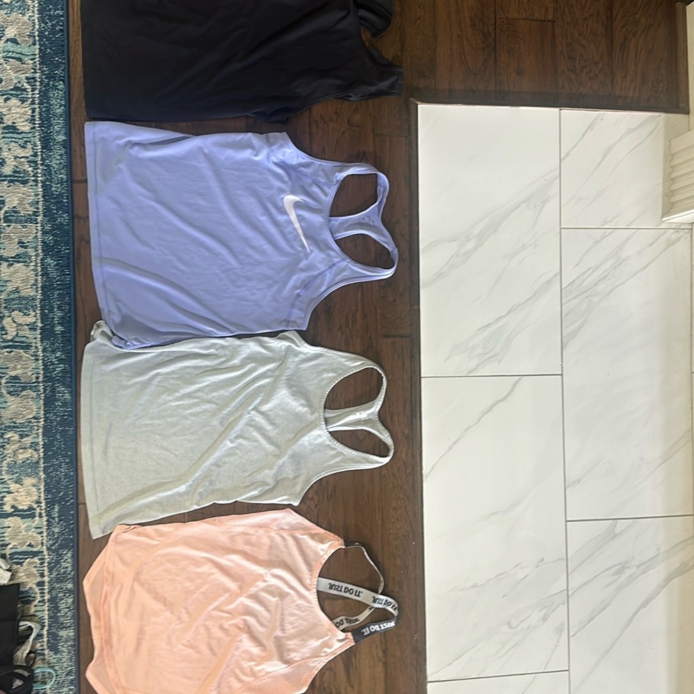 Nike dri fit tanks xs